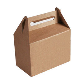 Brown nehmen die Recyclingpapier-Nahrungsmitteltaschen heraus, die Drucken mit Griff prägen